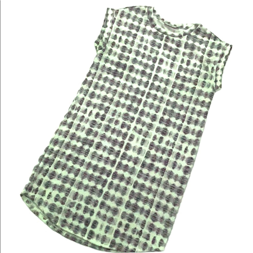 Short-sleeve knit dress